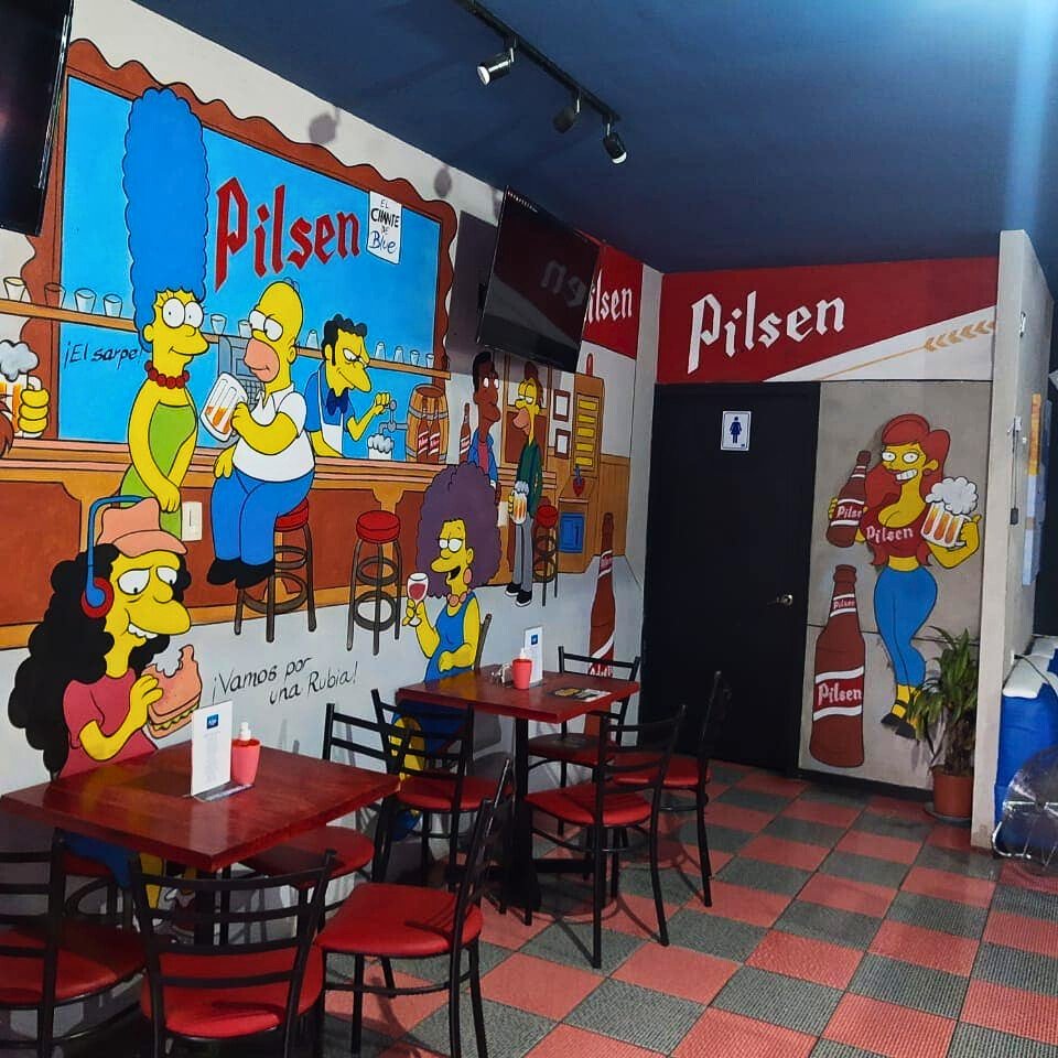 Mural comercial pintado por Muralista El Cinco en negocio en San José, Costa Rica 